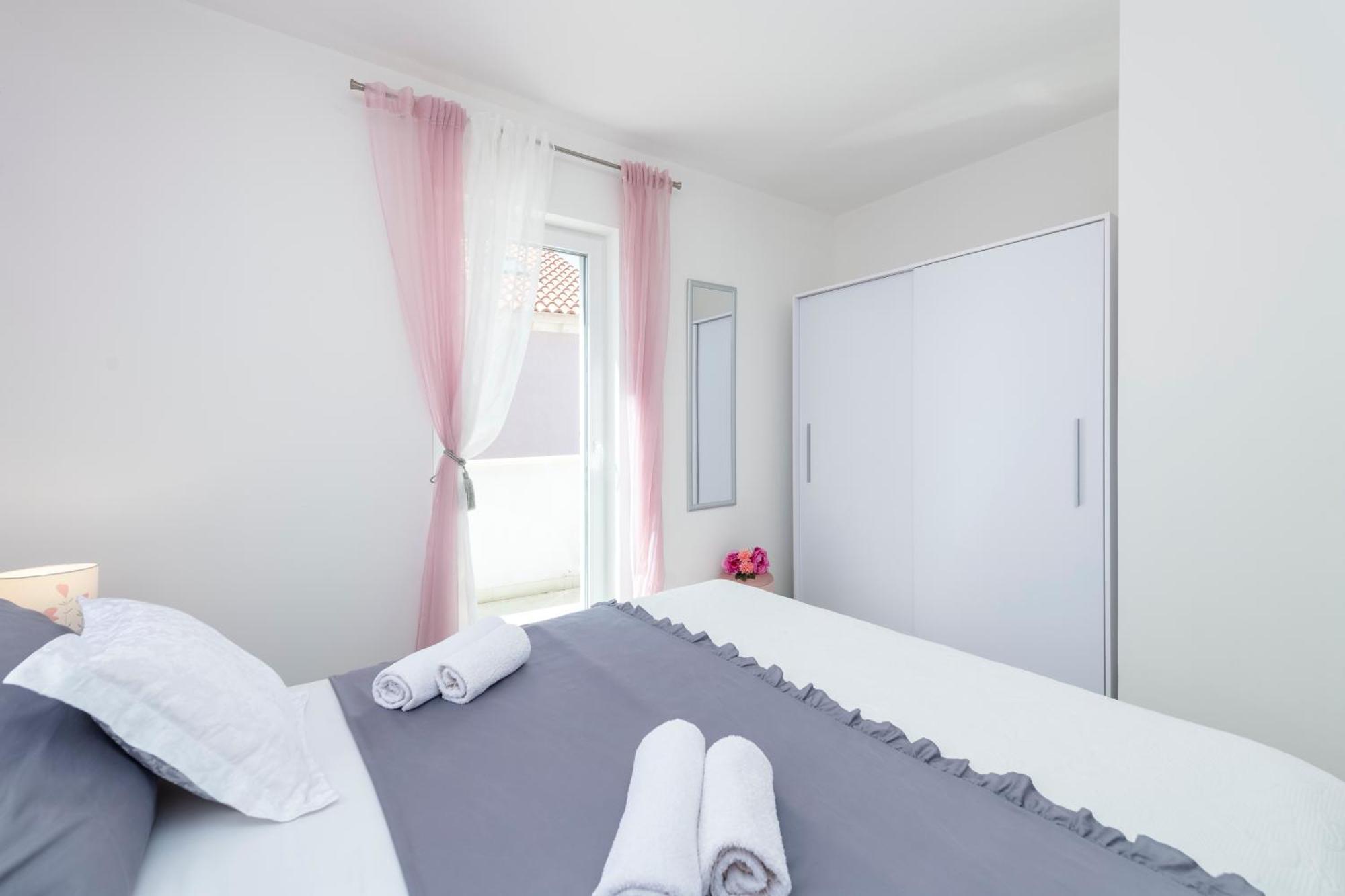 Apartments Lana Mlini Eksteriør billede