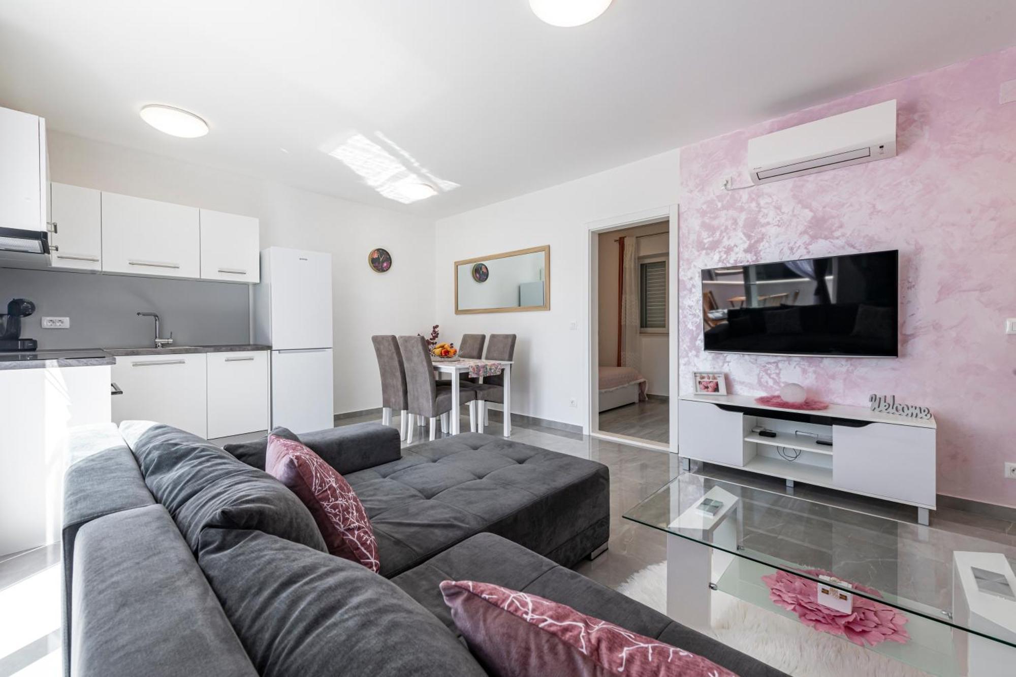 Apartments Lana Mlini Eksteriør billede